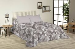 COMFORTER YADIEL